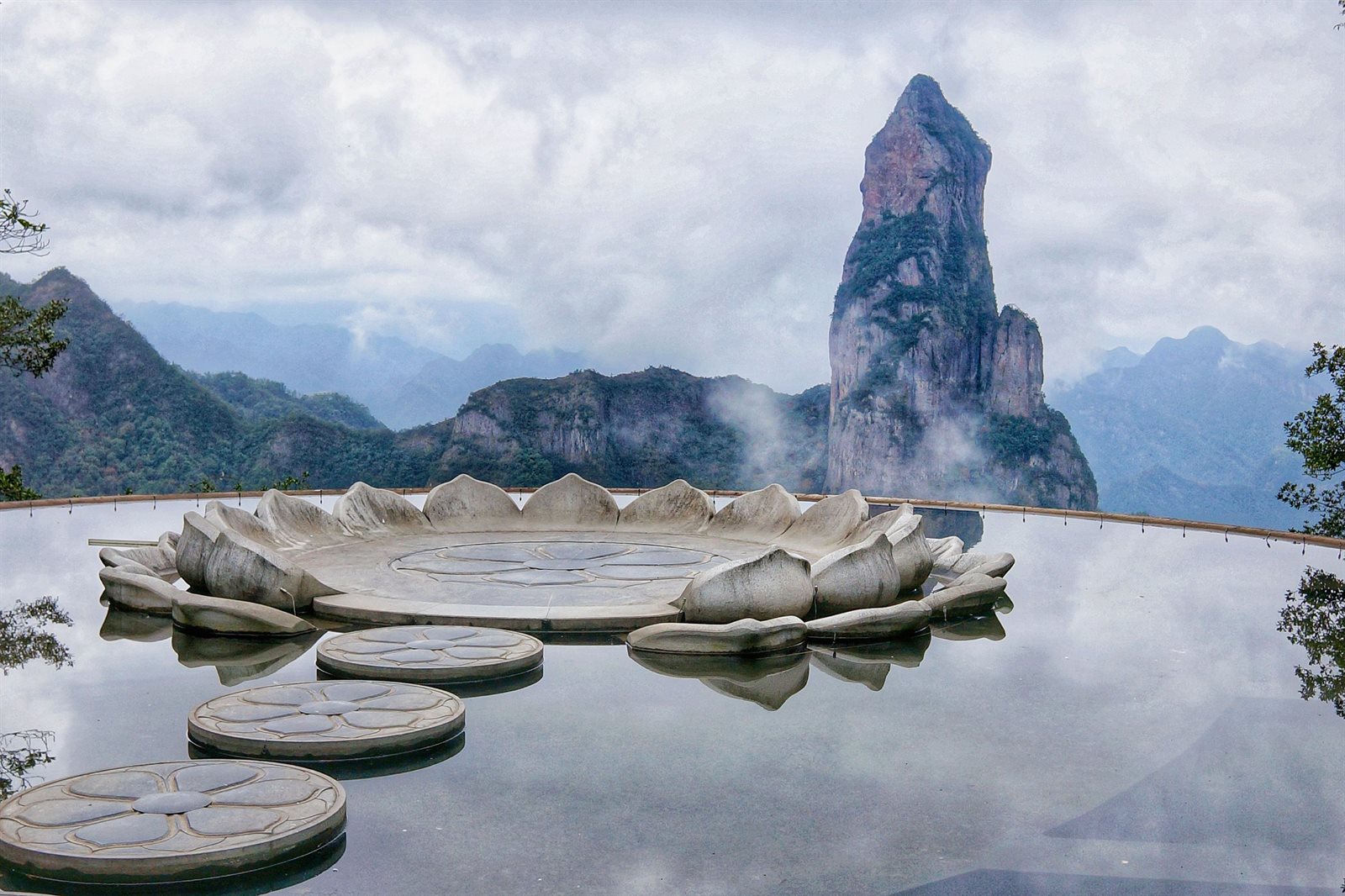 Tianzi Mountain misty peaks